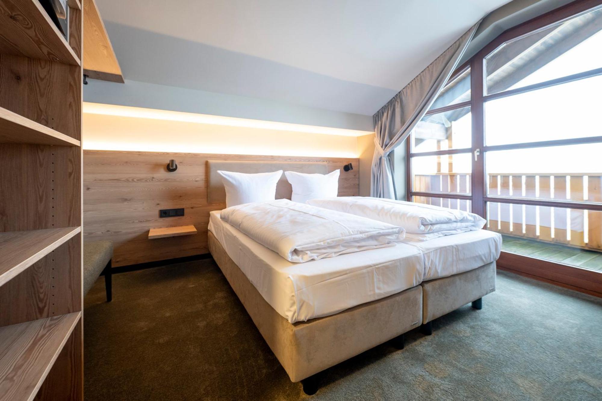 Hotel Berghof ペータースベルク エクステリア 写真