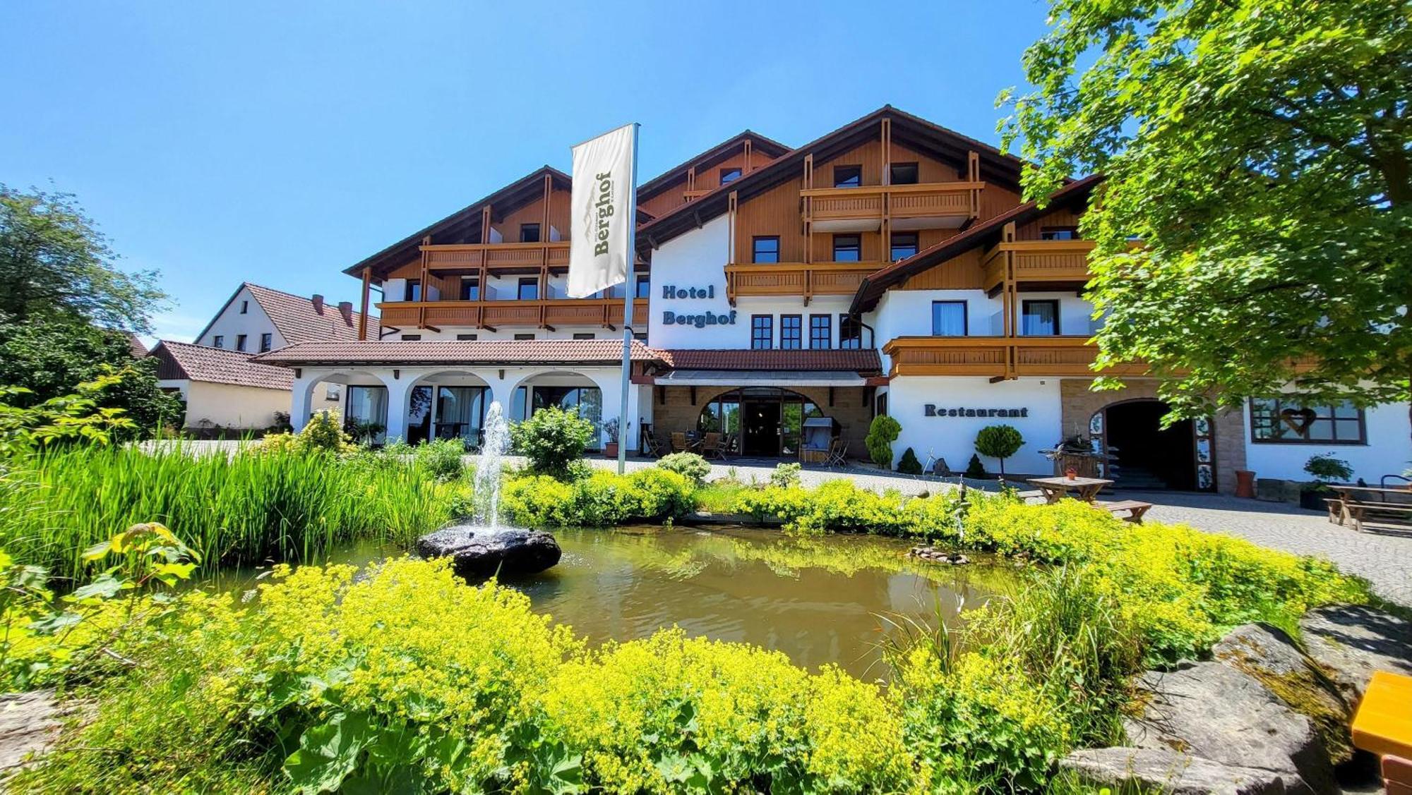 Hotel Berghof ペータースベルク エクステリア 写真
